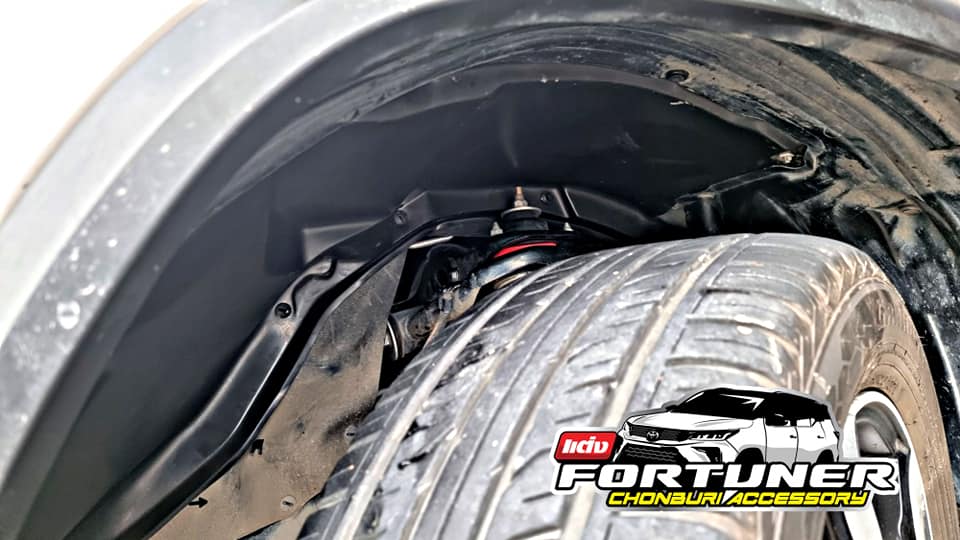 กันโคลนซุ้มล้อ แท้ศูนย์ โตโยต้า ฟอร์จูนเนอร์