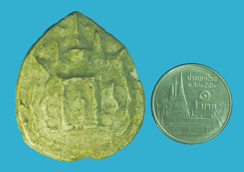 A5609 พระสมเด็จหน้าโล่ห์ เนื้อผงเก่าพอมีอายุ ไม่ทราบที่และปีสร้าง 9