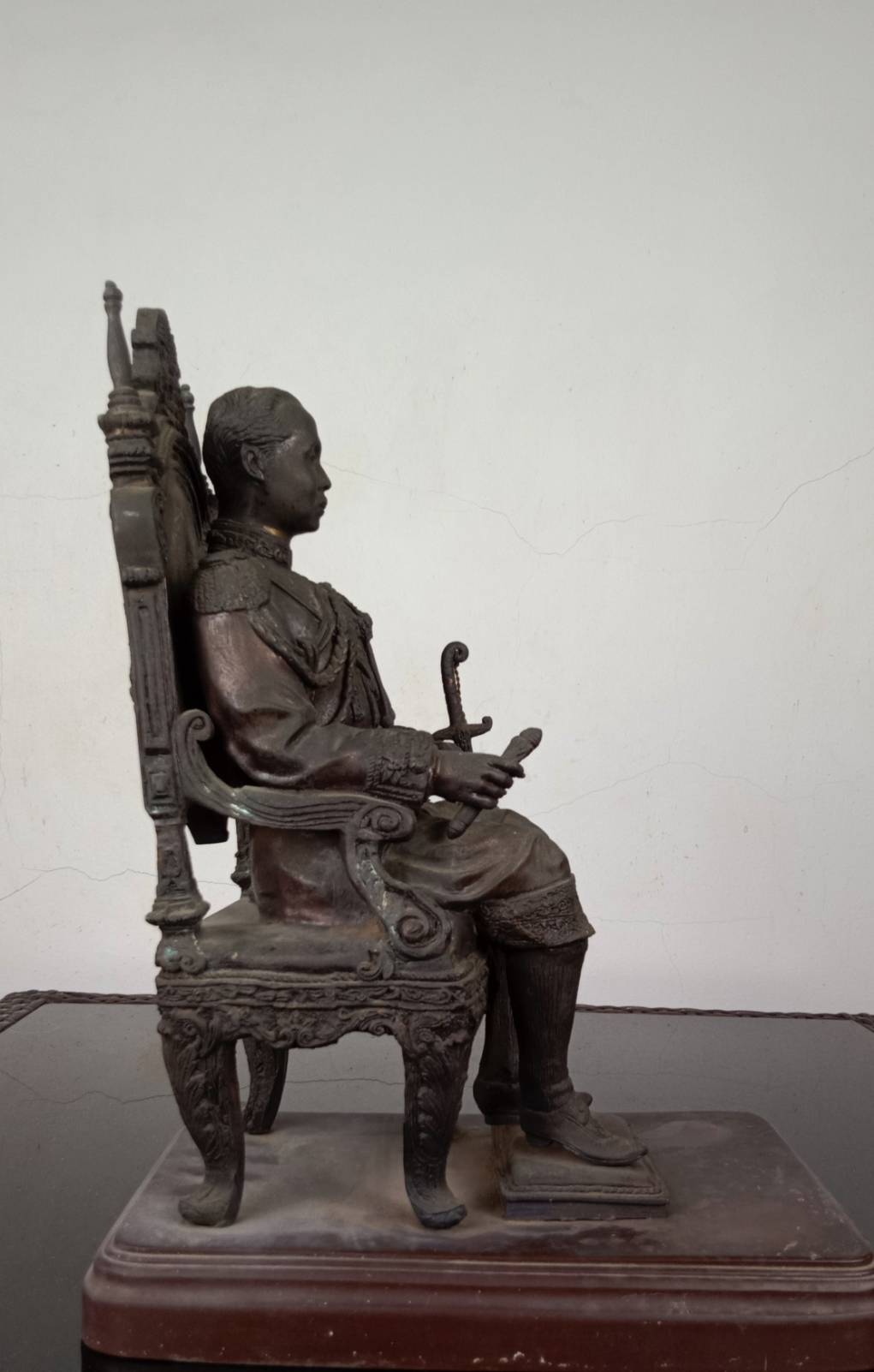 486.พระบรมรูปหล่อในหลวงรัชกาลที่5 พระบาทสมเด็จพระปรมินทรมหาจุฬาลงกรณ์ พระจุลจอมเกล้าเจ้าอยู่หัว ทรงประทับนั่งบัลลังก์(องค์ใหญ่)