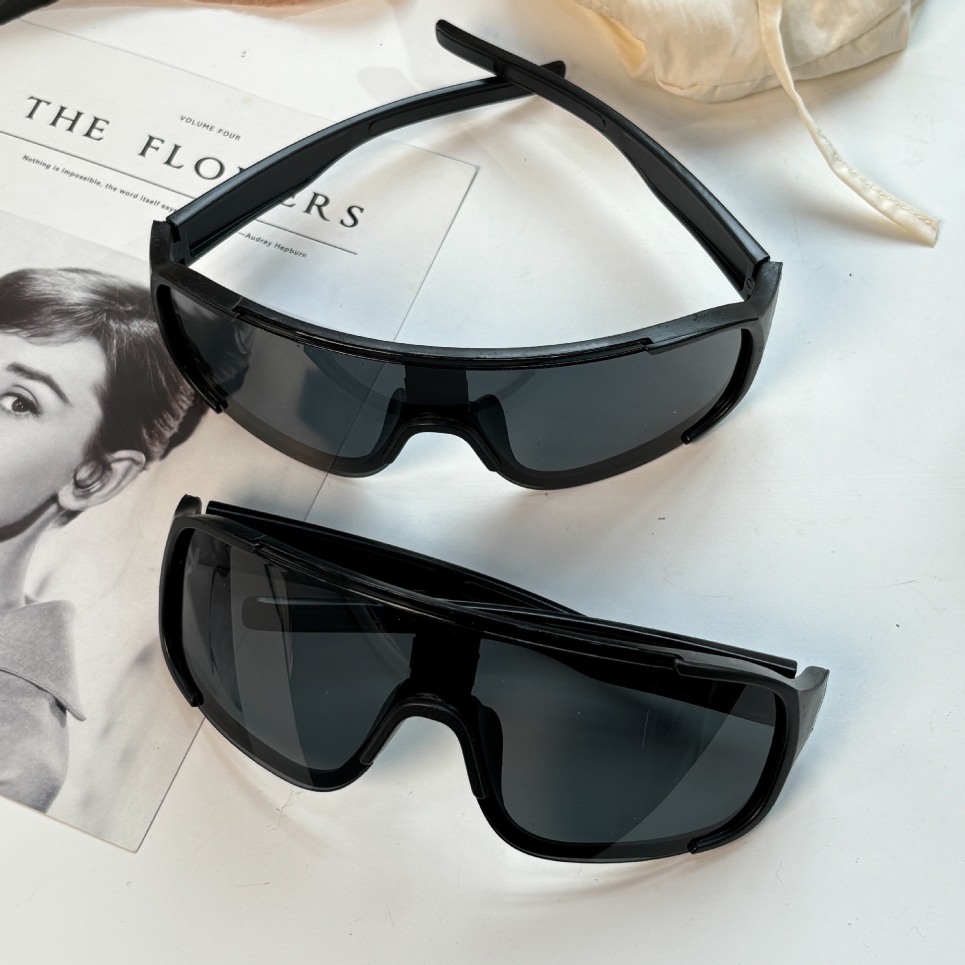 แว่นกันแดด แว่นกัน UV แว่นแฟชั่น V26