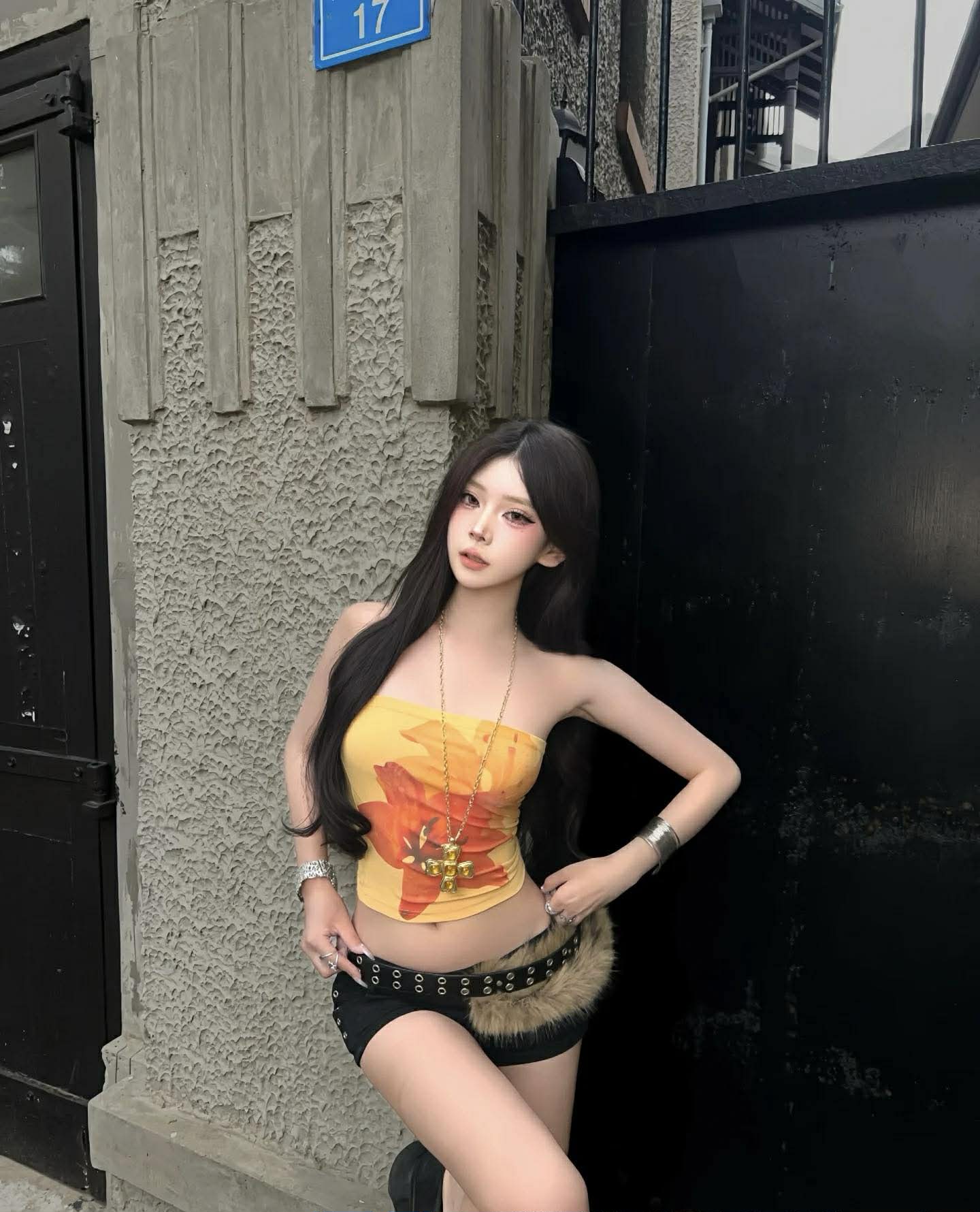 เข็มขัด คาวบอย แต่งขนนุ่มฟู ยอดฮิต พร้อมส่งในไทย