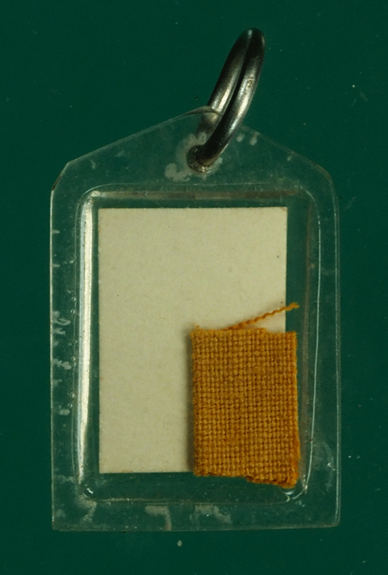 B2806 รูปถ่ายหลังจีวร ไม่ทราบอาจารย์ รูปทรงเลี่ยมเดิมจากวัด 4