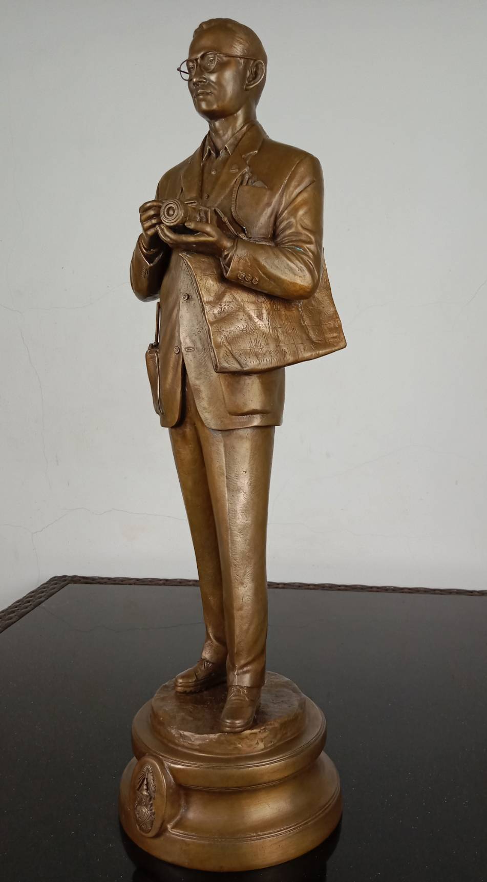 526.พระบรมรูปหล่อในหลวงรัชกาลที่9 พระบาทสมเด็จพระปรมินทรมหาภูมิพลอดุลยเดช "ทรงงาน"(จำลอง)