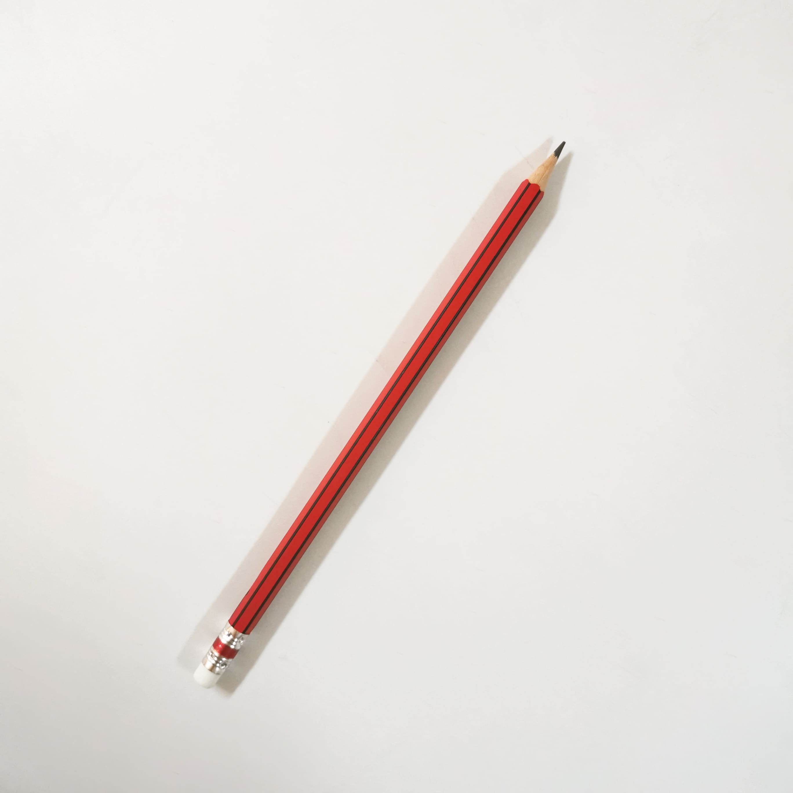 ดินสอดำ HB สีแดง (Quantum)