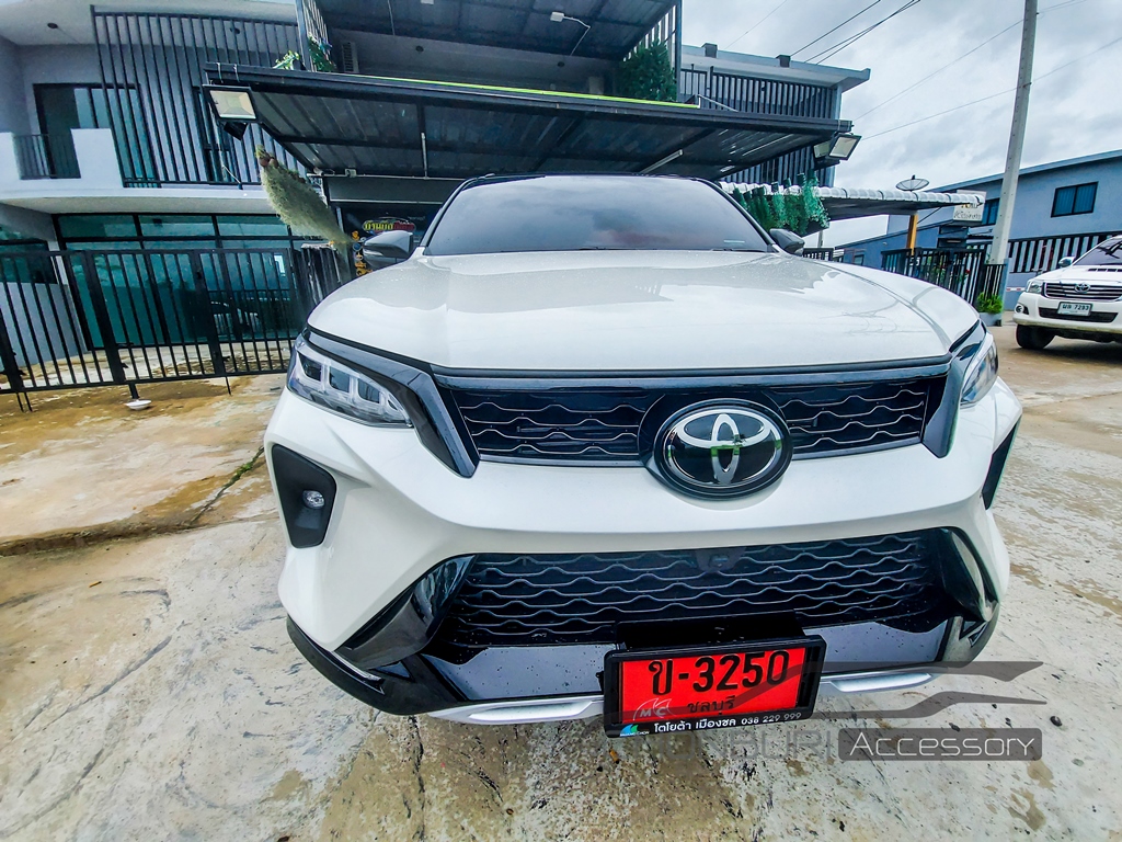 โลโก้แก้วสำหรับด้านหน้า MADE IN JAPAN โตโยต้า ฟอร์จูนเนอร์