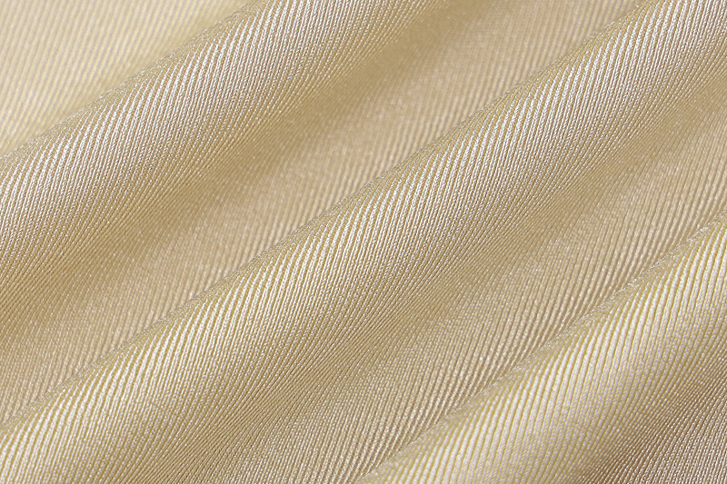 ชุดเดรสยาว ผ้าเงา แหวกข้างเซ็กซี่ รหัส GB258852