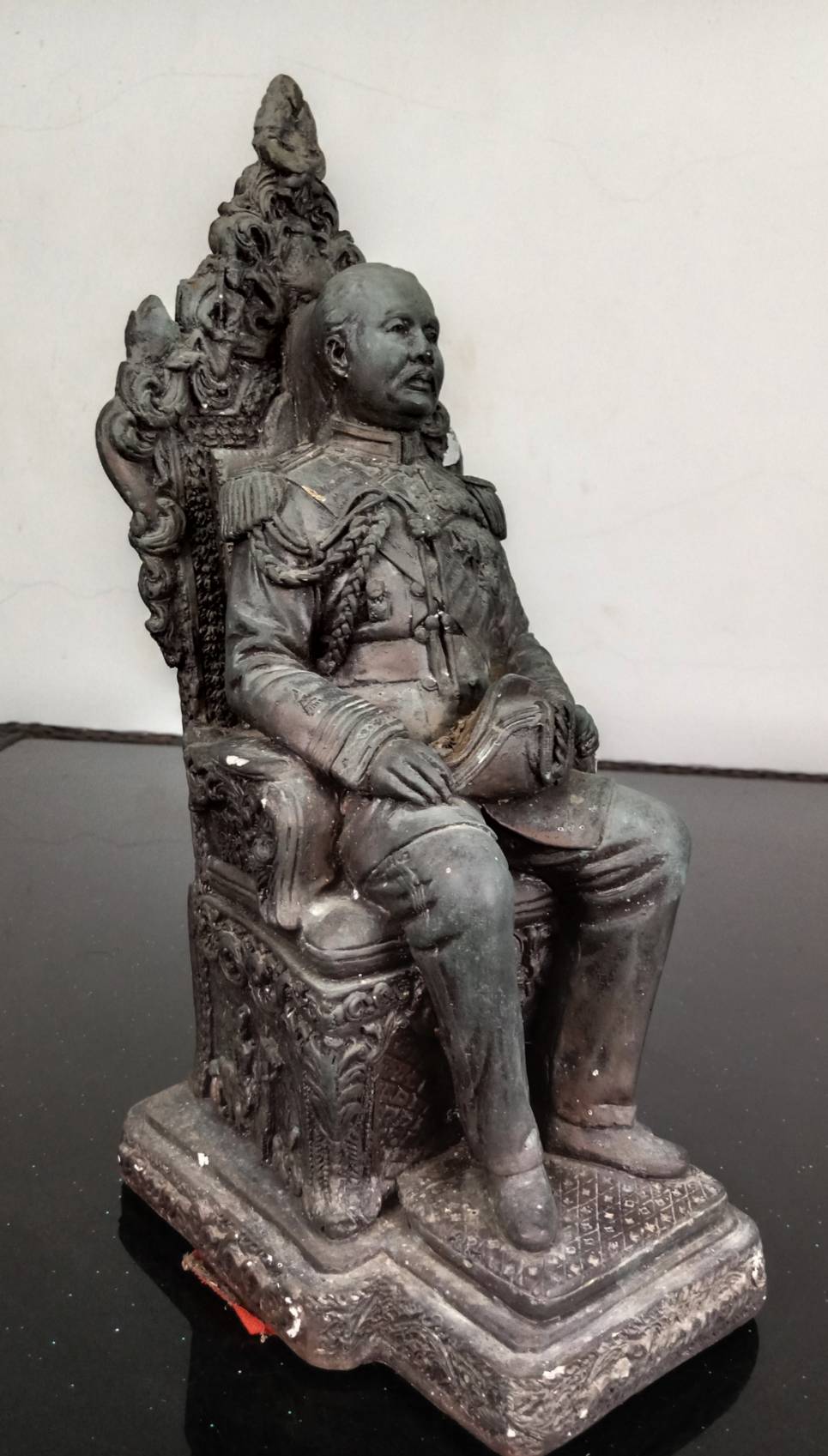 581.พระบรมรูปหล่อในหลวงรัชกาลที่ 5 พระบาทสมเด็จพระปรมินทรมหาจุฬาลงกรณ์ พระจุลจอมเกล้าเจ้าอยู่หัว ทรงประทับนั่งบัลลังก์