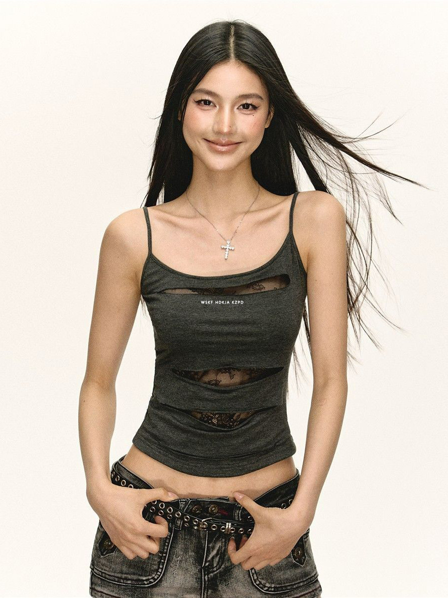 เสื้้อเสื้อครอป แต่งขาดลูกไม้ พร้อมส่งในไทย