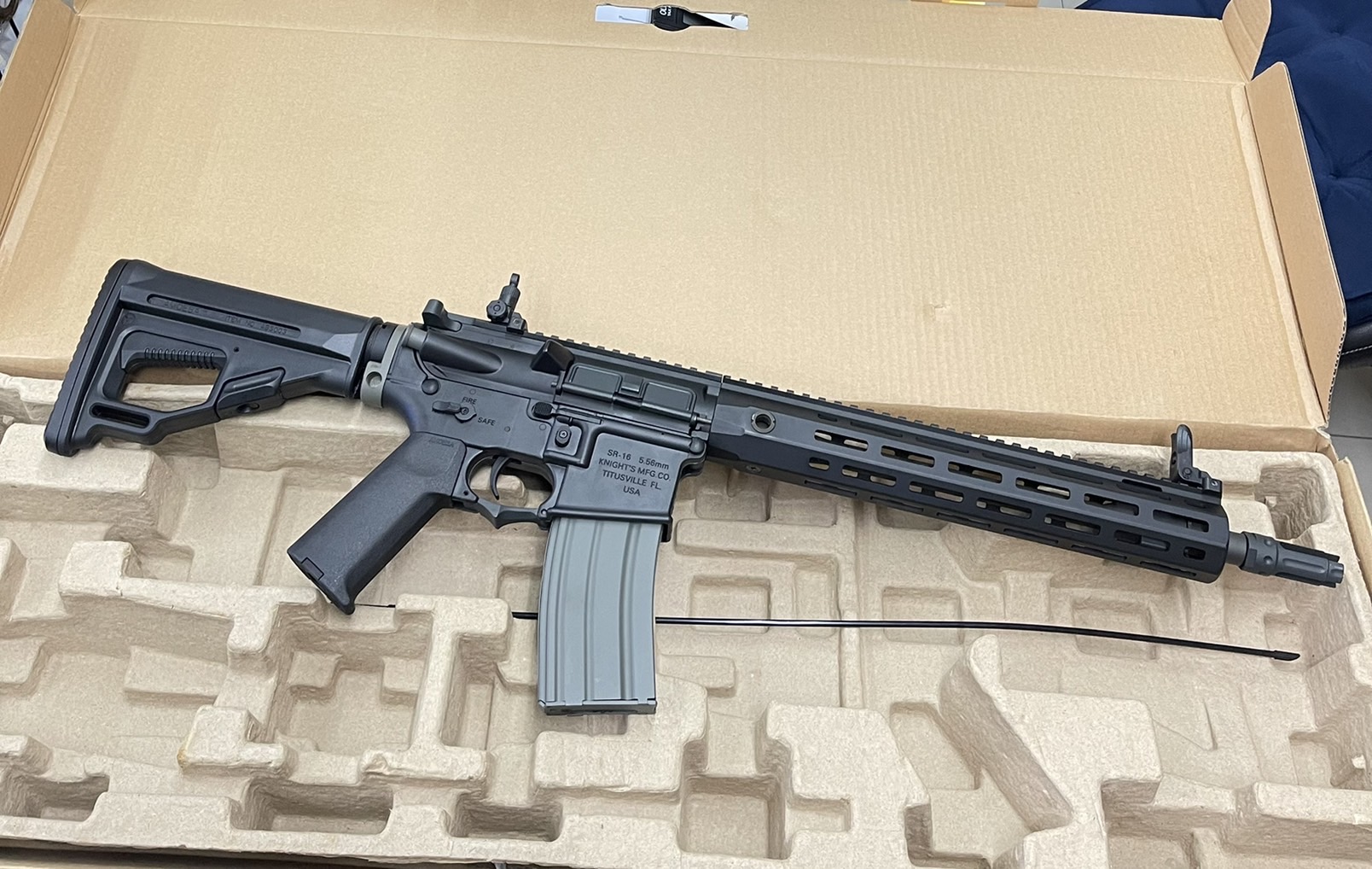 M4-SR-L (Black) AEG Airsoft - ARES