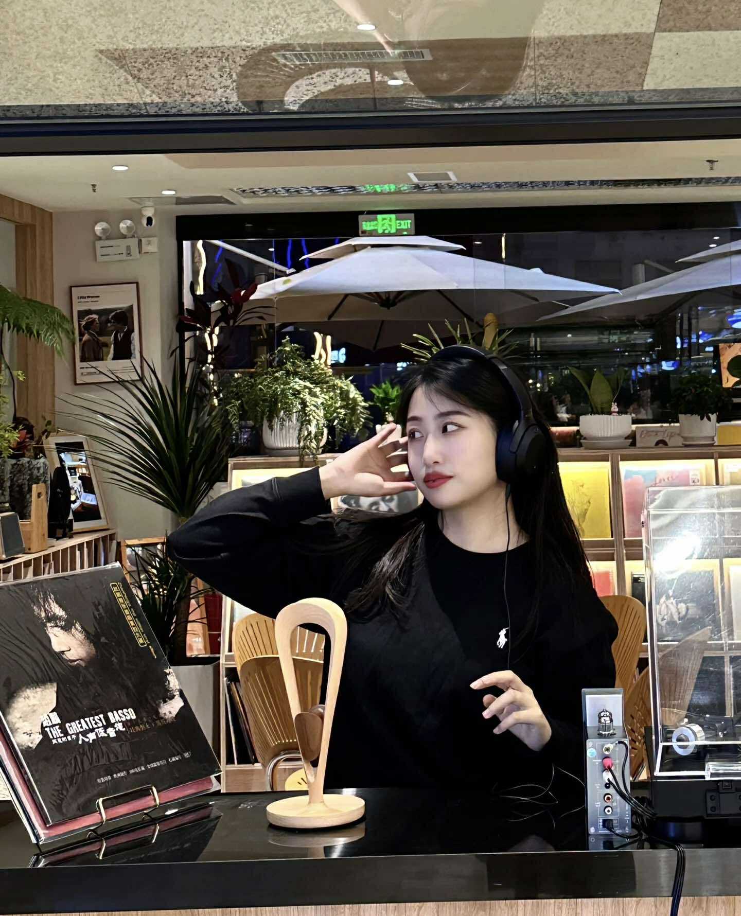 เสื้อแขนยาว คอกลม Cotton สินค้าพร้อมส่ง