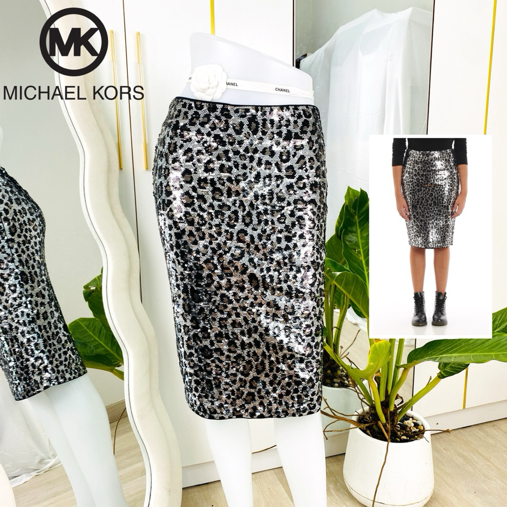 ไซด์ XS แบรนด์ MK แท้ 100%🌸กระโปรง ลายเสือ คลุมเข่า ผ่าหลัง งานเกล็ดวิบวับ ใส่ออกงาน ชุดออกงาน ปาร์ตี้ ชุดไปเดท