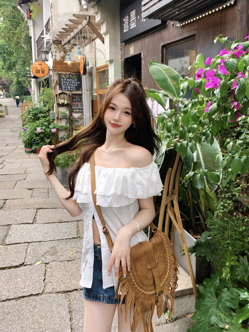 เสื้้อปาดไหล่ แต่งระบายแขน ปกติ-พลัสไซส์ พร้อมส่งในไทย