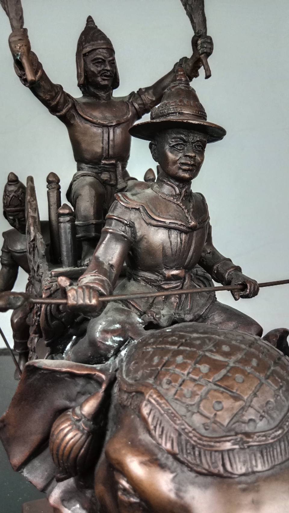 587.พระบรมรูปหล่อสมเด็จพระนเรศวรมหาราชทรงช้างศึก