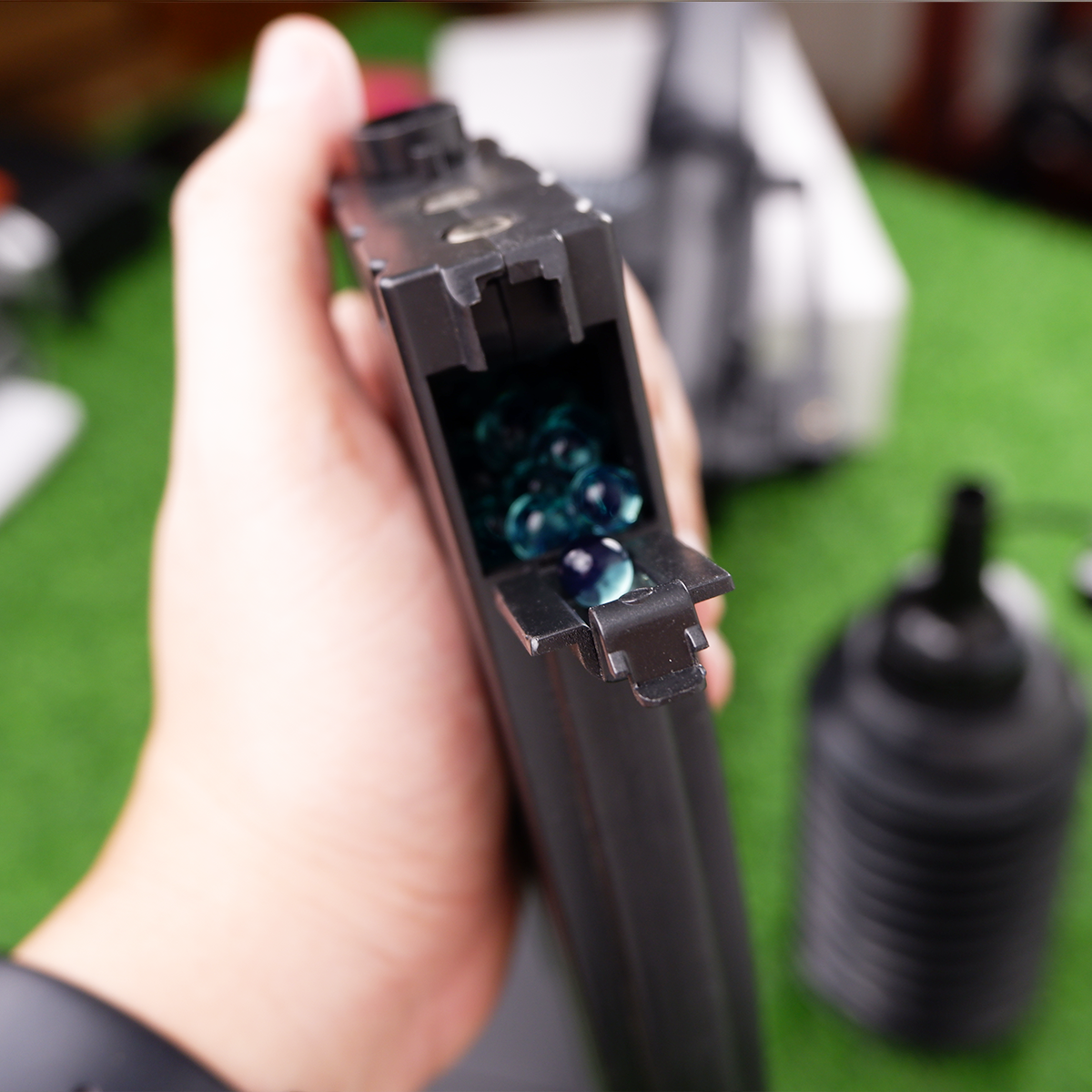 (33A1)M16A1 สีดำล้วน แรง 210FPS+ ปืนเจลไฟฟ้า ของเล่น ยิงรัวได้เท่านั้น