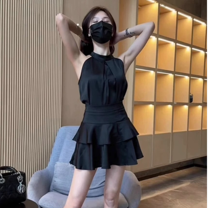 ชุดเซท เสื้อ+กระโปรง สีดำ ผ้าไหมซาติน รหัส Set4701 พร้อมส่ง