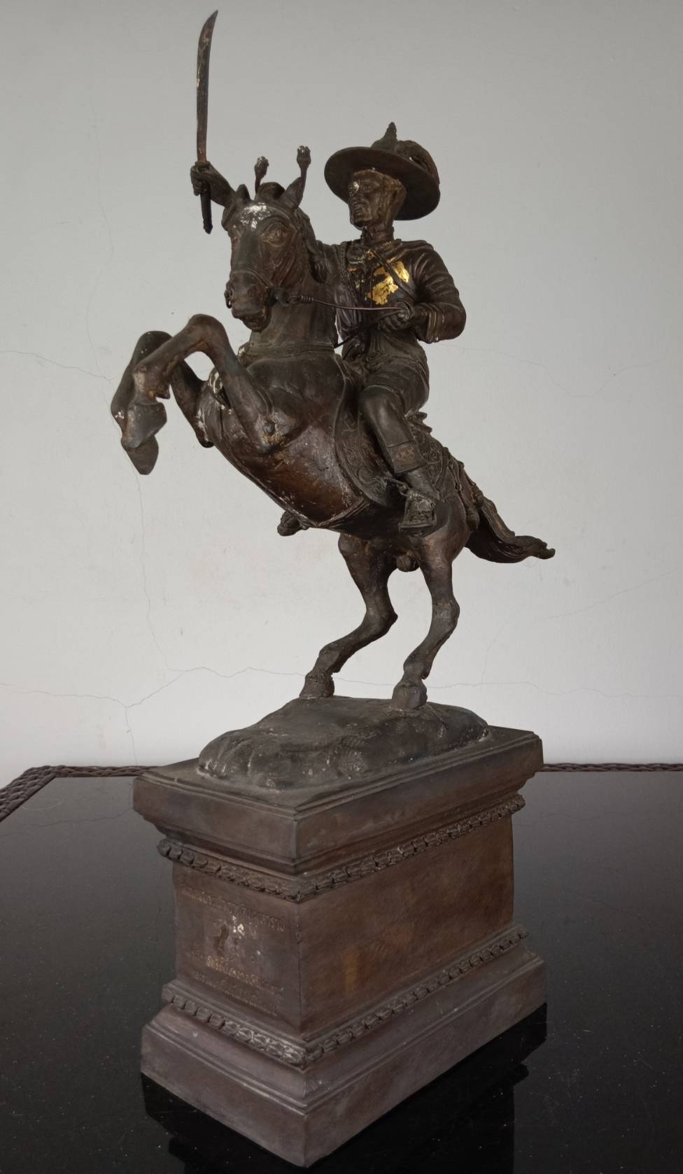 353.พระบรมรูปหล่อสมเด็จพระเจ้าตากสินมหาราช ทรงม้าศึก