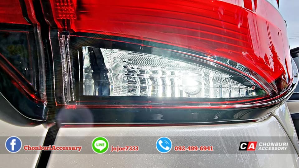 ไฟถอย LED Philips(ฟิลลิปส์) โตโยต้า ฟอร์จูนเนอร์