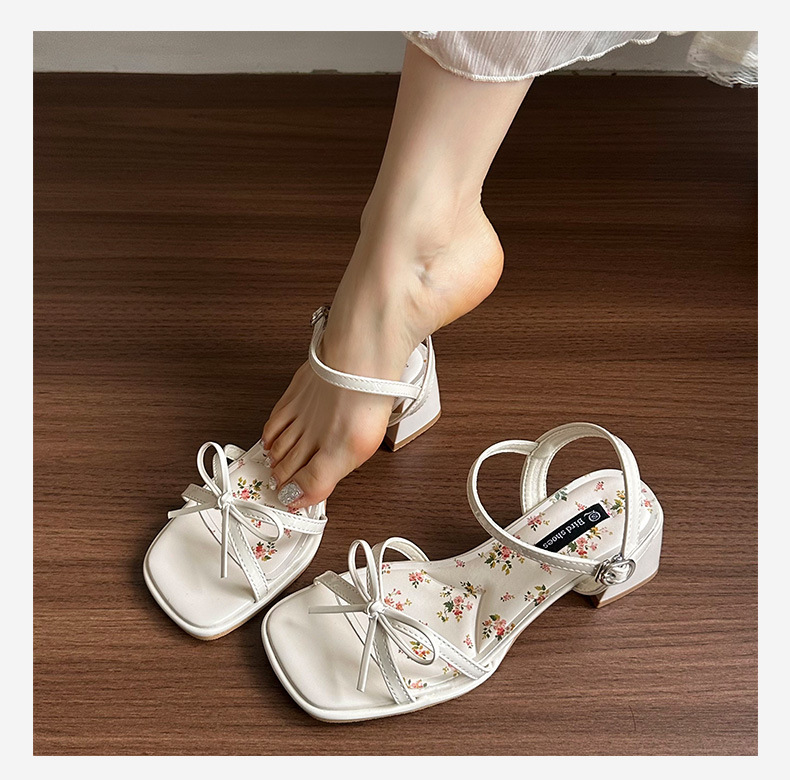 รองเท้าส้นสูง สายรัดข้อ พื้นลายดอกไม้ สูง 2 นิ้ว (SH11862)