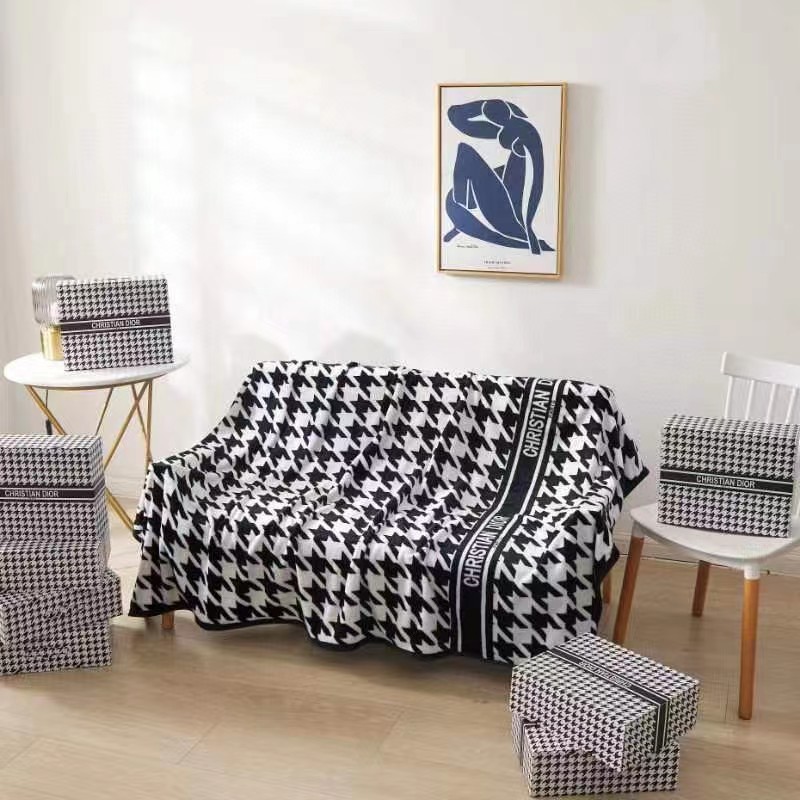 ผ้าห่ม นุ่มนิ่ม พร้อมกล่องหิ้ว ของขวัญ พร้อมส่ง