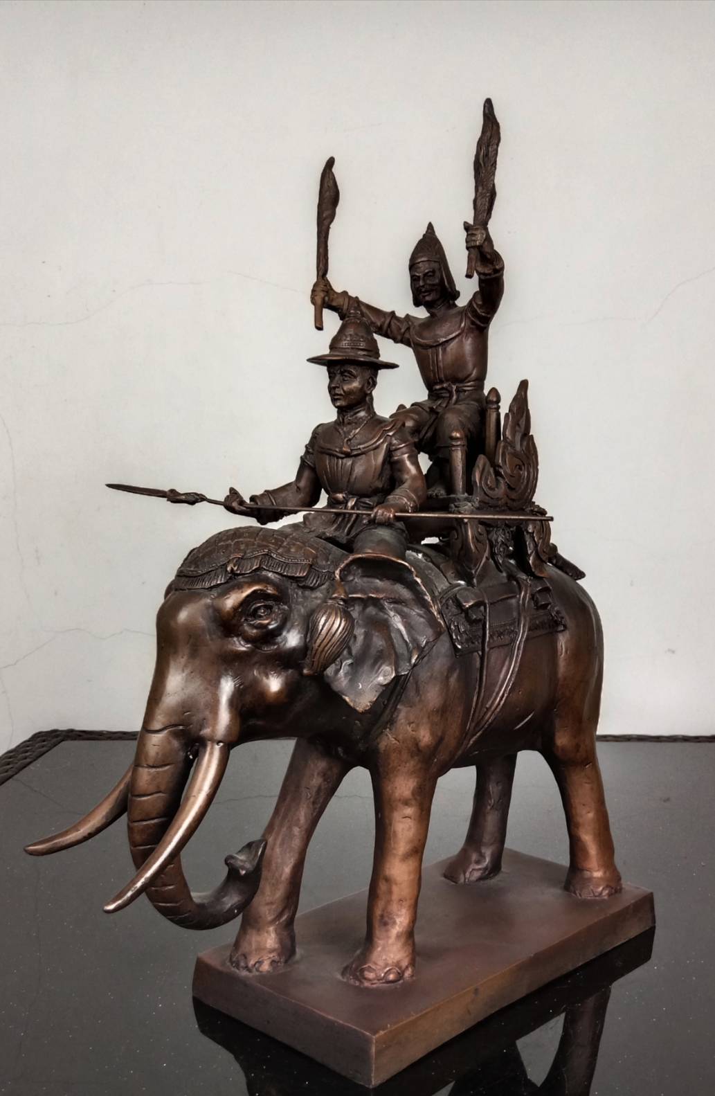 587.พระบรมรูปหล่อสมเด็จพระนเรศวรมหาราชทรงช้างศึก