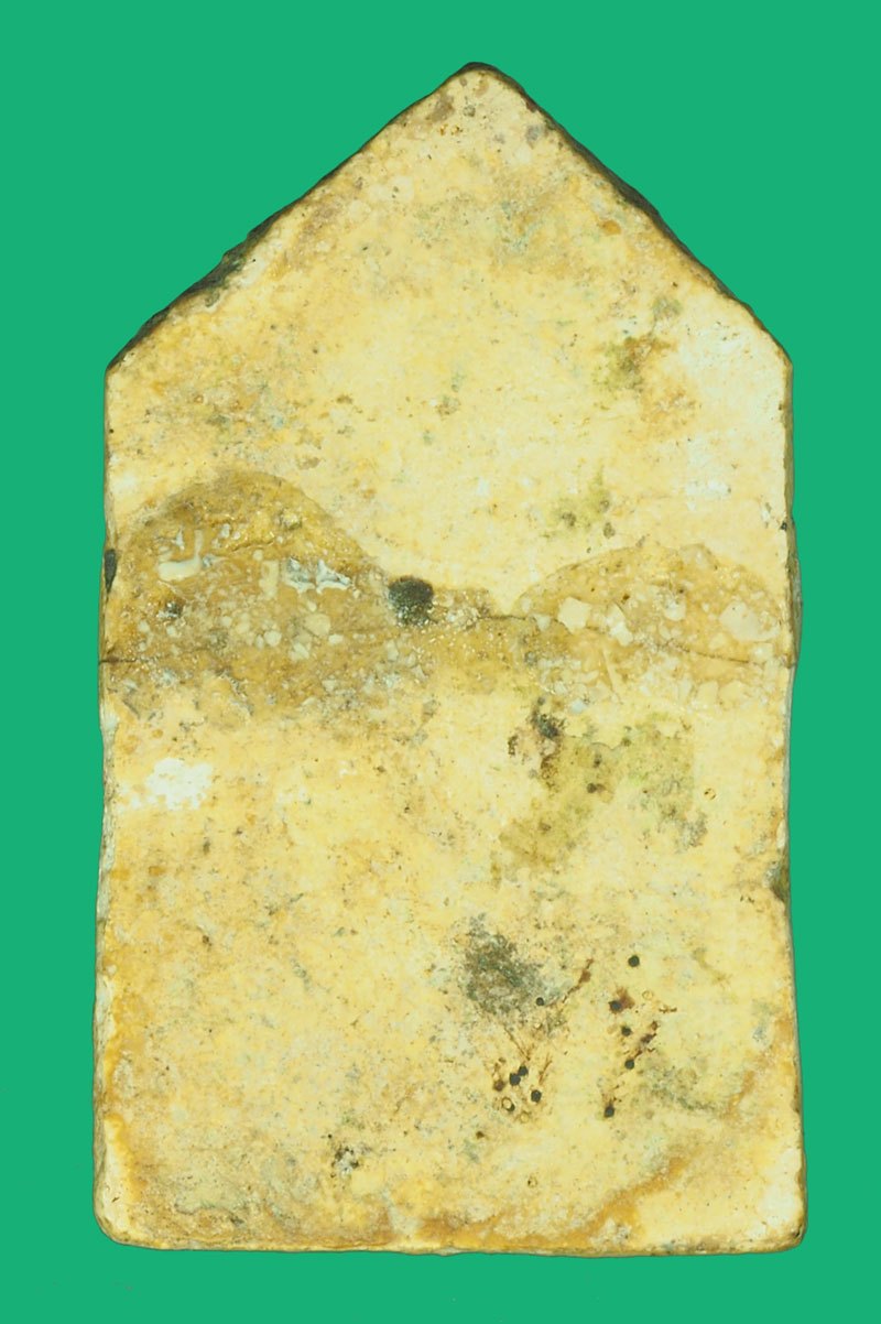 A5616 พระพิมพ์อุ้มบาตร เนื้อผง เก่าพอมีอายุ สภาพหักซ่อมกาว ไม่ทราบที่และปีสร้าง 3