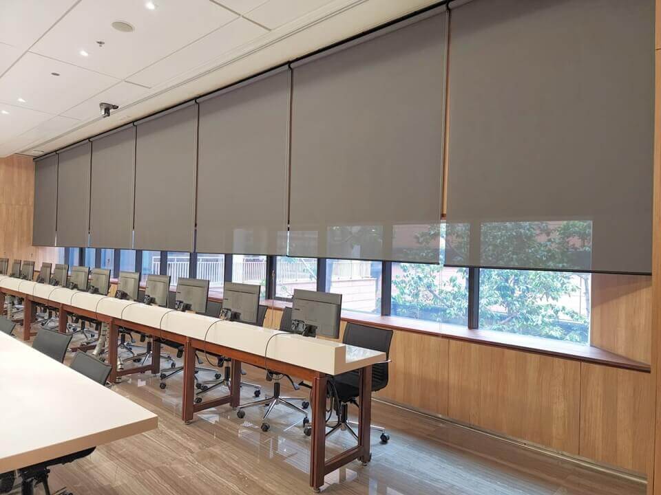 ม่านม้วนกรองแสง แบบ โปรงแสง DIM OUT Rolling Blinds TLBs DIํY สำเร็จรูป
