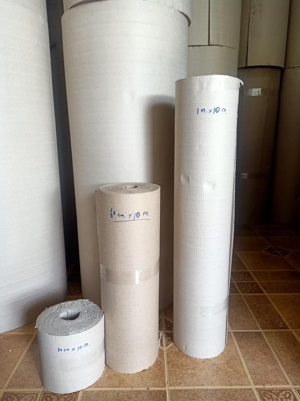 กระดาษลูกฟูก 2 ชั้น หน้ากว้าง 60 CM ยาว 10 ม