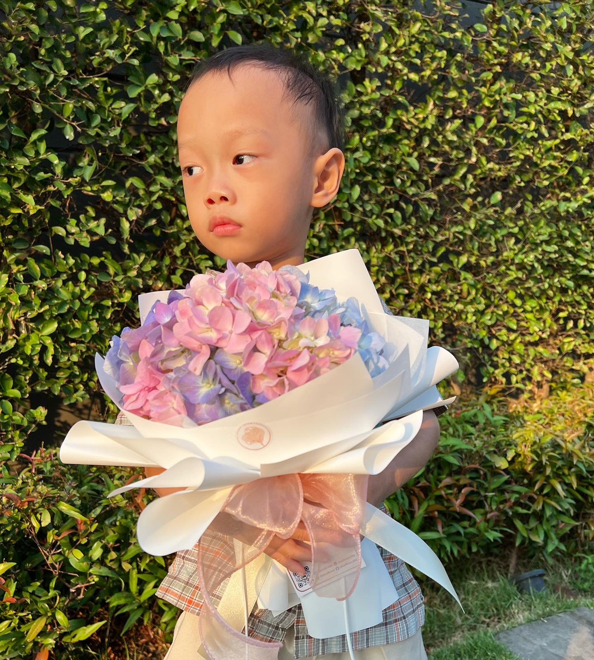 Mini Bouquet ช่อดอกไฮเดรนเยีย 3 สี โทนม่วง-ชมพู-ฟ้า พร้อมตกแต่ง สามารถเปลี่ยนสีได้