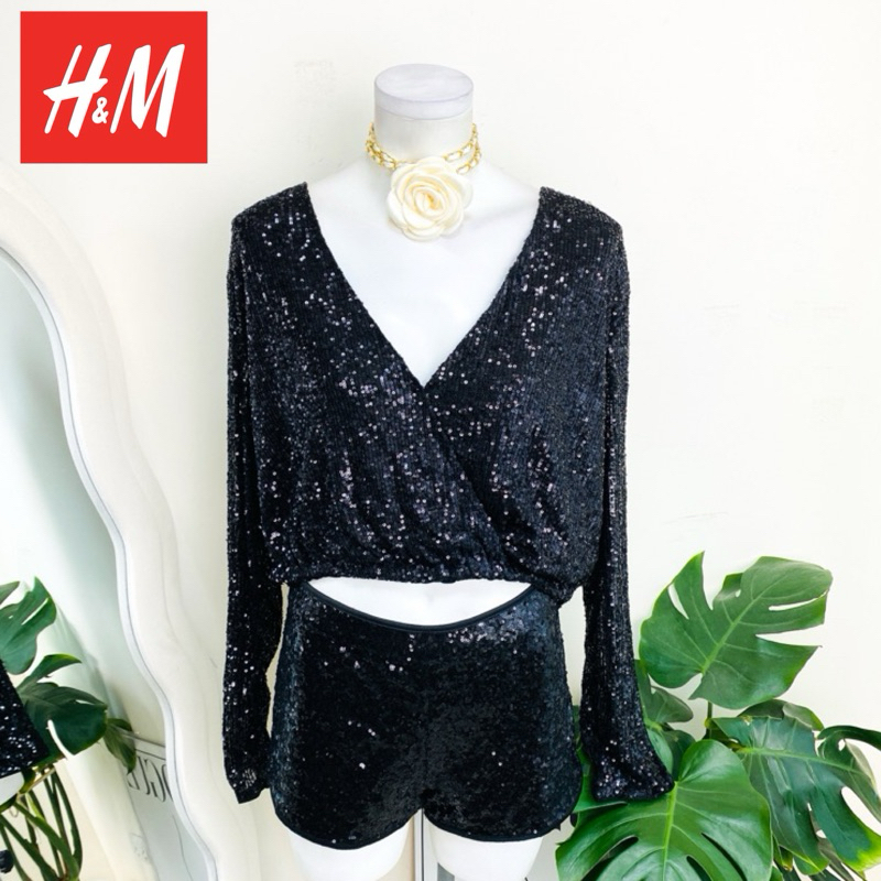 ไซด์ XL แบรนด์ H&M แท้ 100%🌸เสื้อ ทรงครอป คอวี เอวจั๊ม พลัสไซส์ งานเกล็ดวิบวับ สีดำสนิท ใส่ออกงาน ชุดปาร์ตี้