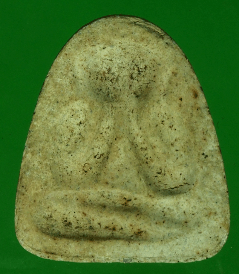 B2743 พระปิดตาหลังแบบ ไม่ทราบที่และปีสร้าง เนื้อผง 6