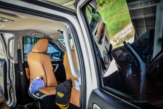 มือจับ มือโหน เสา B สีเทา โตโยต้า ฟอร์จูนเนอร์