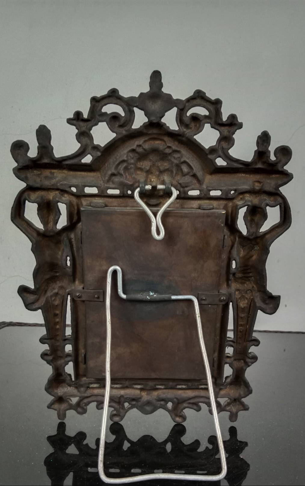 485.กรอบรูปโลหะพระบรมฉายาลักษณ์ในหลวงรัชกาลที่5 พระบาทสมเด็จพระปรมินทรมหาจุฬาลงกรณ์ พระจุลจอมเกล้าเจ้าอยู่หัว