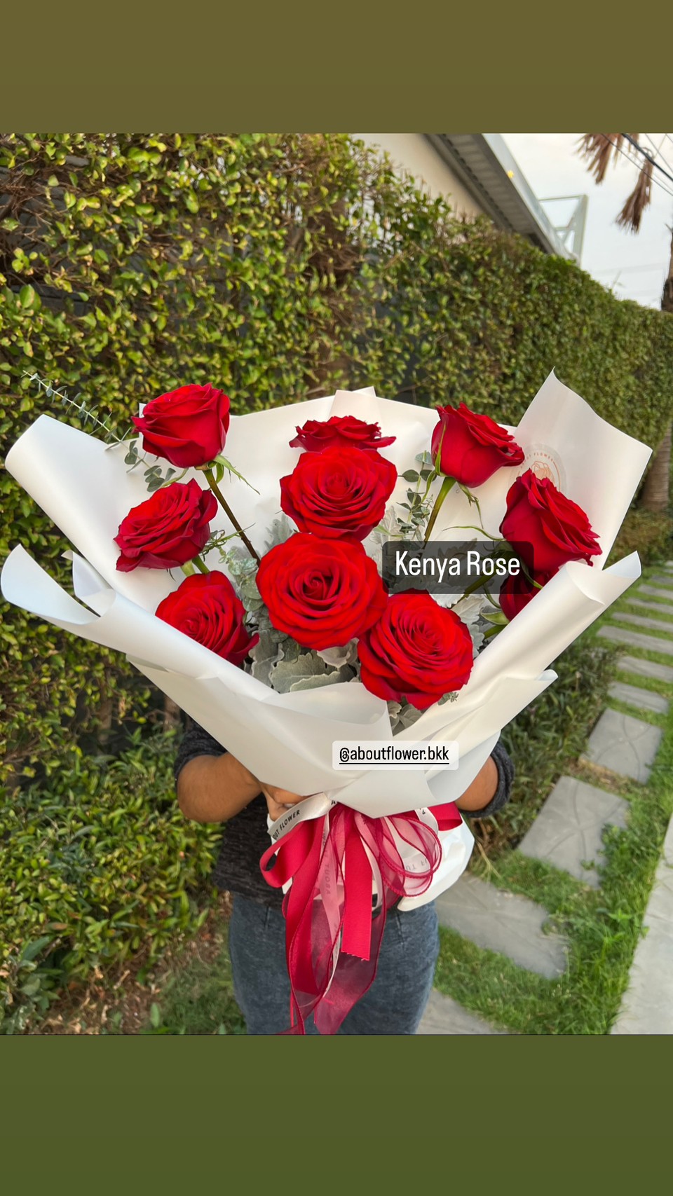Kenya Rose Bouquet ช่อดอกกุหลาบเคนย่า สีแดง นำเข้า คัด Size จำนวน 10 ดอก พร้อมตกแต่ง สามารถเปลี่ยนสีได้