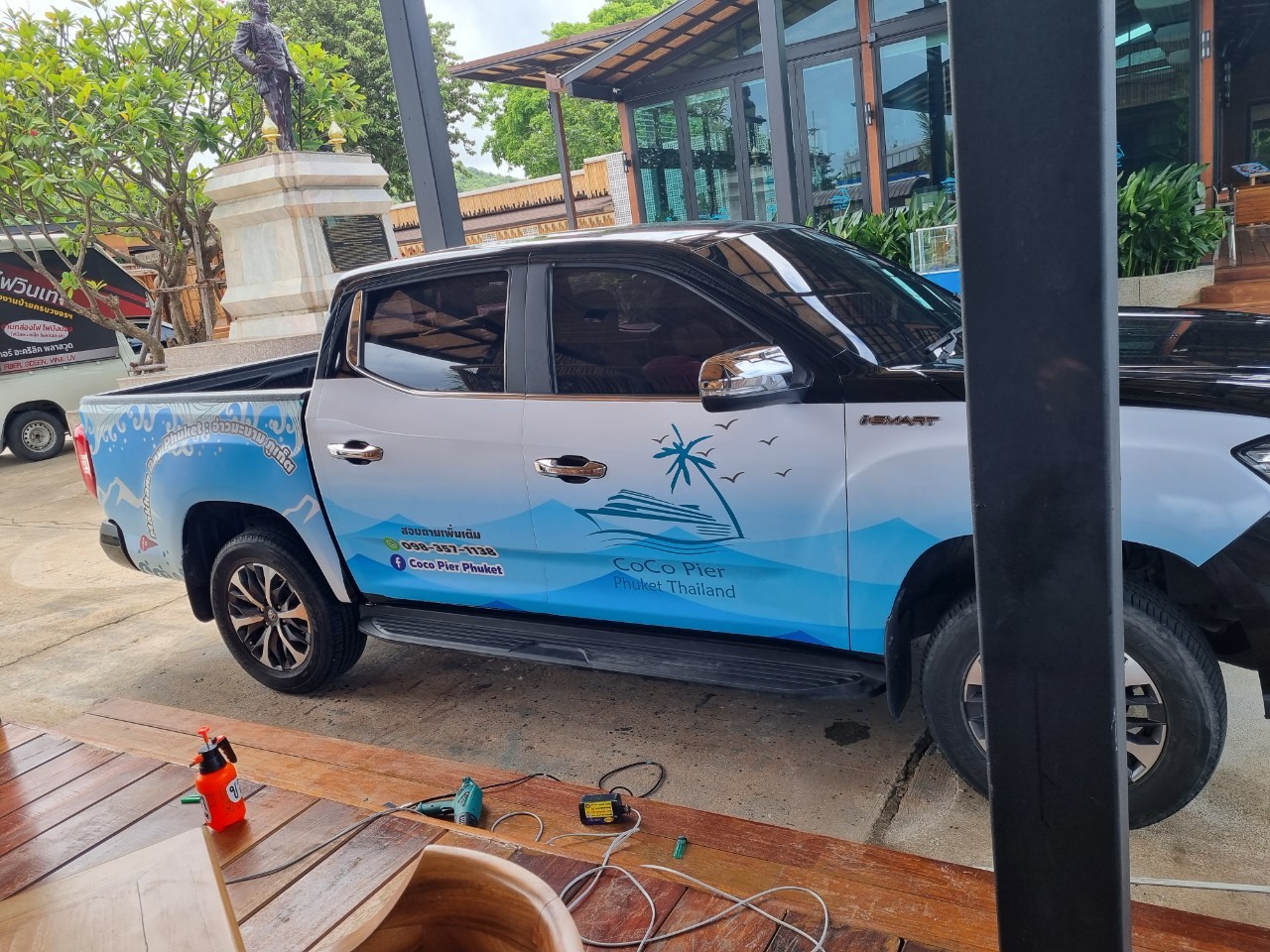 สติ๊กเกอร์พิมพ์UV ติดรถยนต์ CoCo Pier