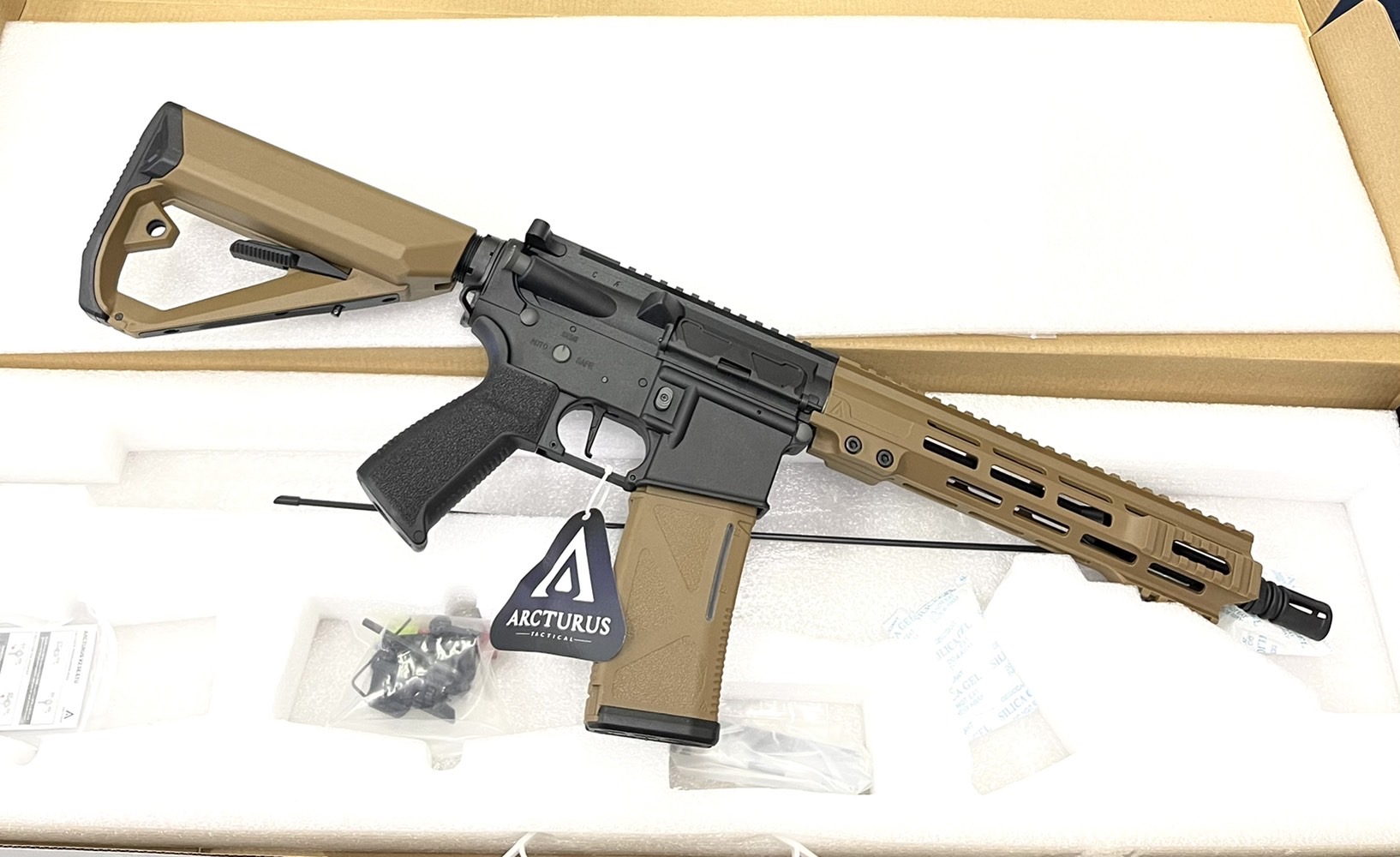 ARCTURUS ST01 CQB AEG (Tan)