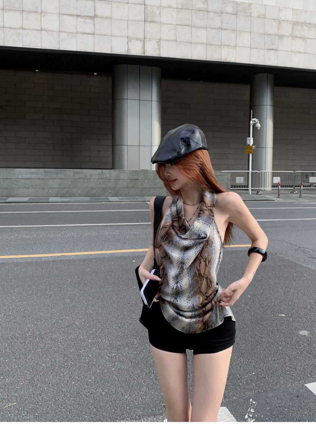 เสื้อลายงู โชว์แผ่นหลัง เซ็กซี่ รหัส CN2713