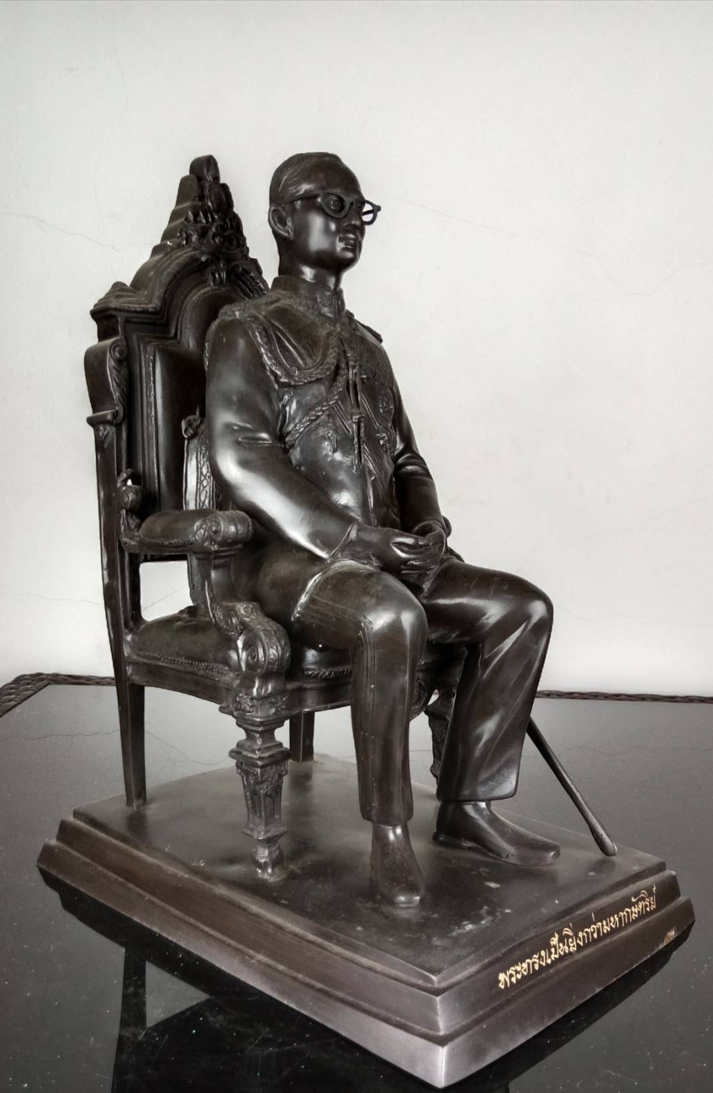 58.พระบรมรูปหล่อในหลวงรัชกาลที่9 พระบาทสมเด็จพระปรมินทรมหาภูมิพลอดุลยเดช ทรงประทับนั่งบัลลังก์