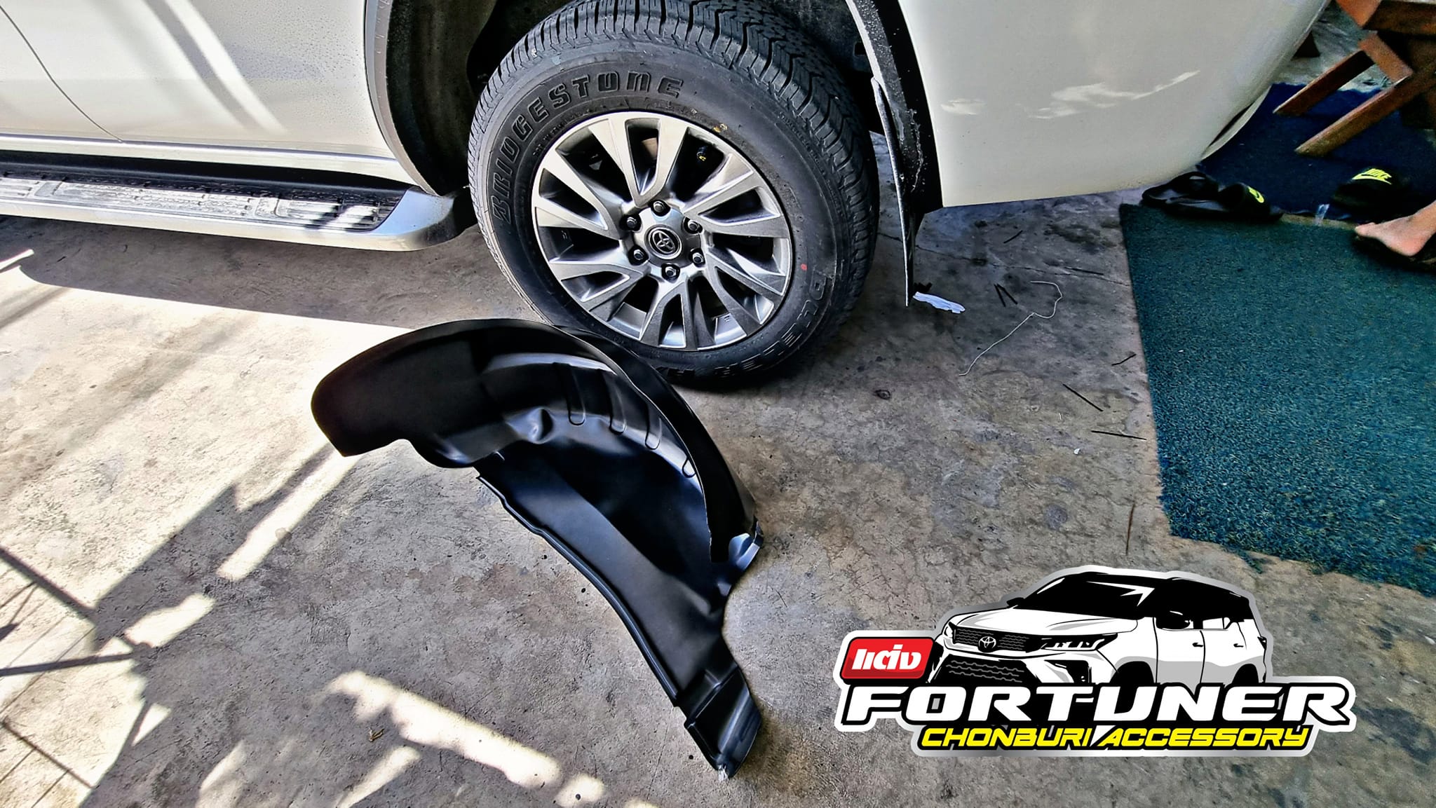 กันโคลนซุ้มล้อ แท้ศูนย์ โตโยต้า ฟอร์จูนเนอร์