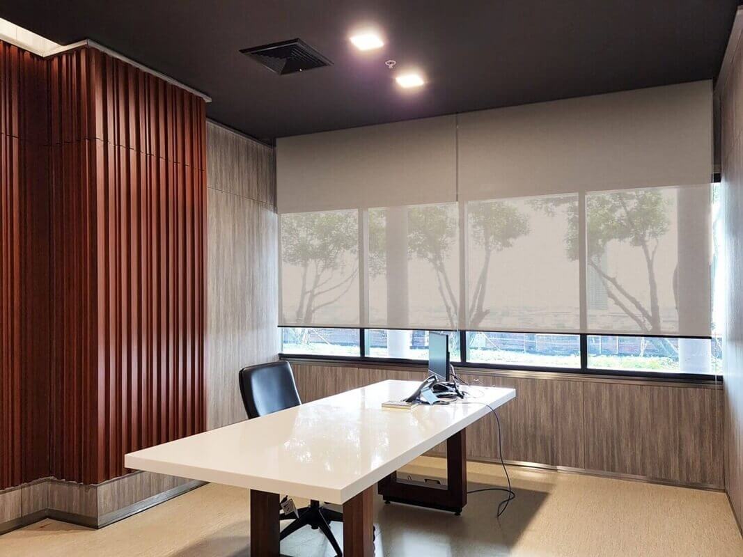 ม่านม้วนกรองแสง แบบ โปรงแสง DIM OUT Rolling Blinds TLBs DIํY สำเร็จรูป