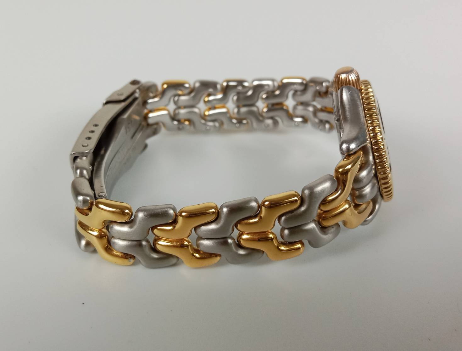 26.TAG HEUER ระบบ Quartz Mini size หน้าปัด 24 mm พร้อมกล่องแท้