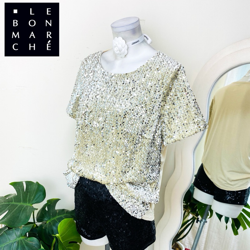 ไซด์ XL แบรนด์ Bonmache’ แท้ 100%🌸เสื้อ ผ้ากำมะหยี่ ทรงครอป งานเกล็ดวิบวับ สีครีม ใส่ออกงาน ชุดออกงาน ชุดปาร์ตี้(a)