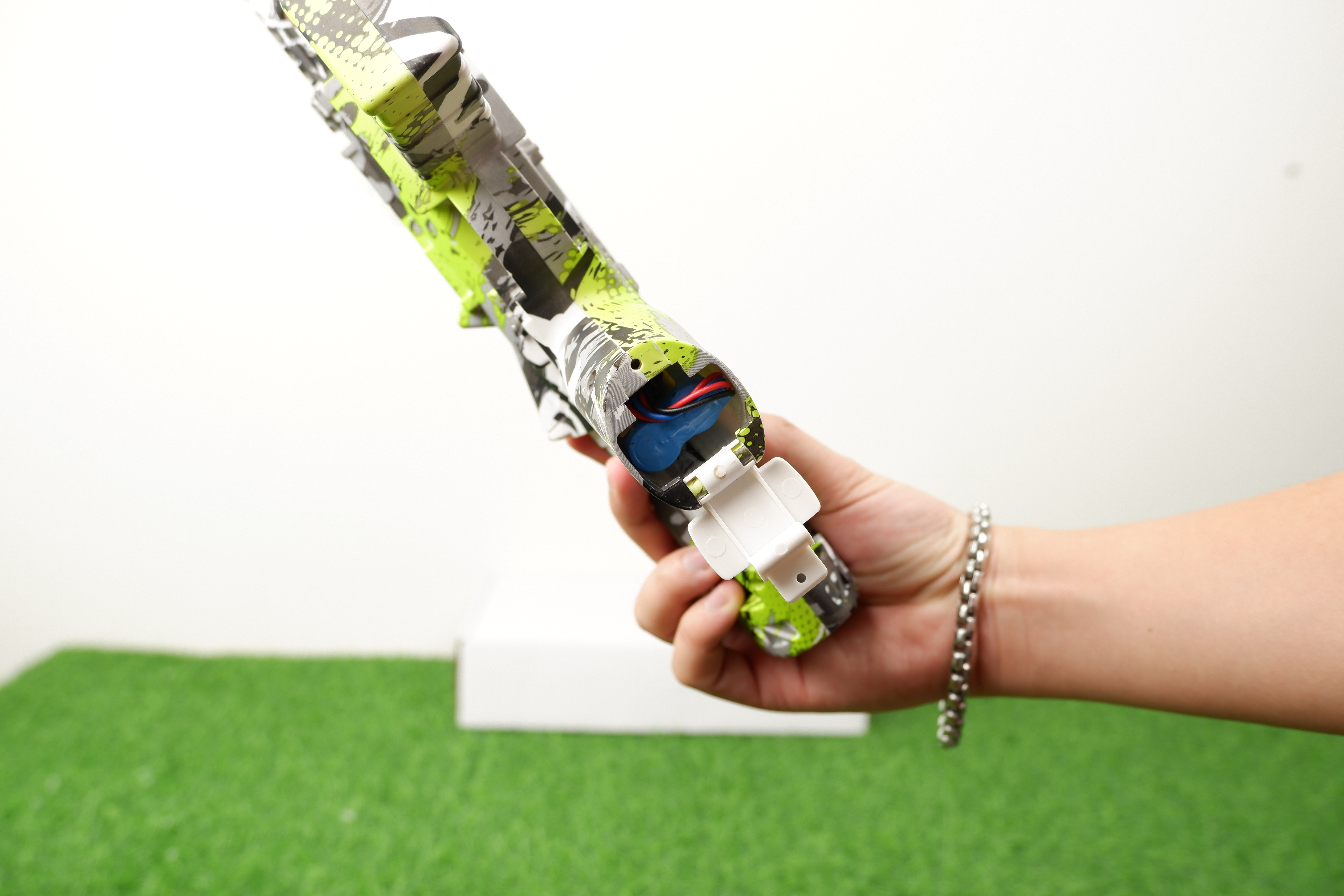 (04)M416 mini สีเขียว ลายกราฟิกตี้ ปืนเจลไฟฟ้า