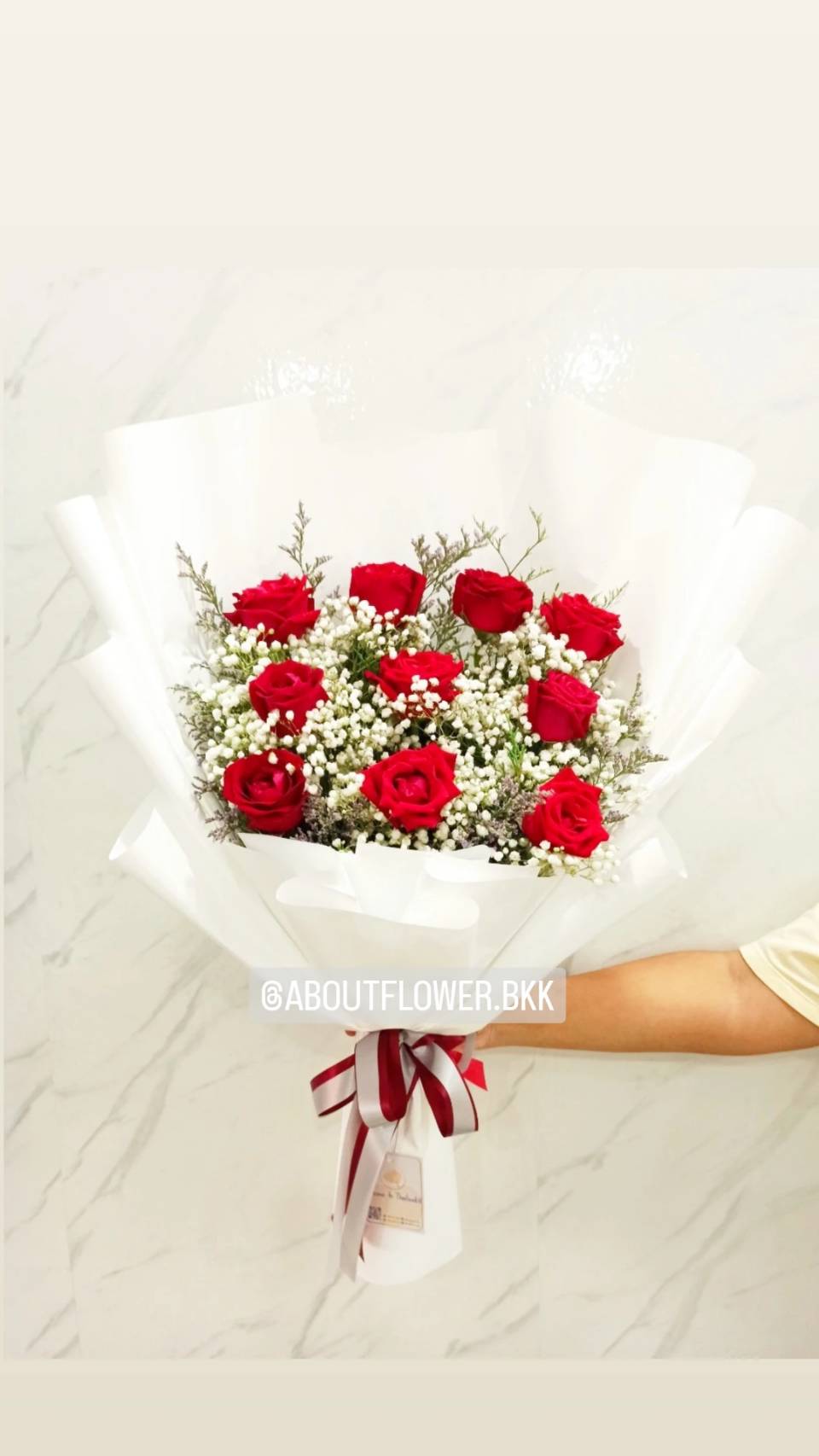 Birthday Medium Bouquet ช่อดอกกุหลาบ สีแดง นำเข้า คัด Size จำนวน 8-10 ดอก พร้อมตกแต่ง สามารถเปลี่ยนสีได้