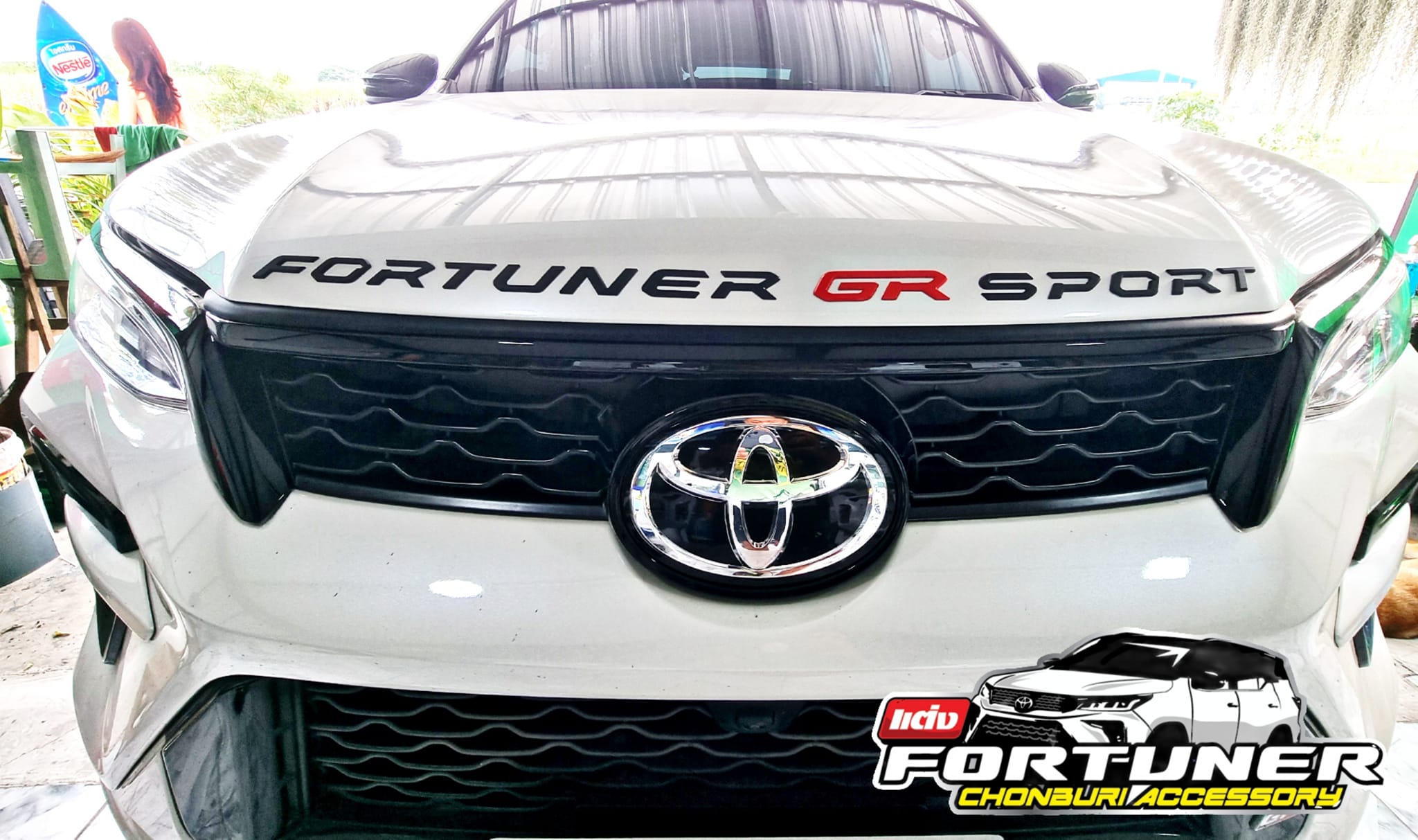 ตัวอักษรฝากระโปรงหน้า GRsport โตโยต้า ฟอร์จูนเนอร์