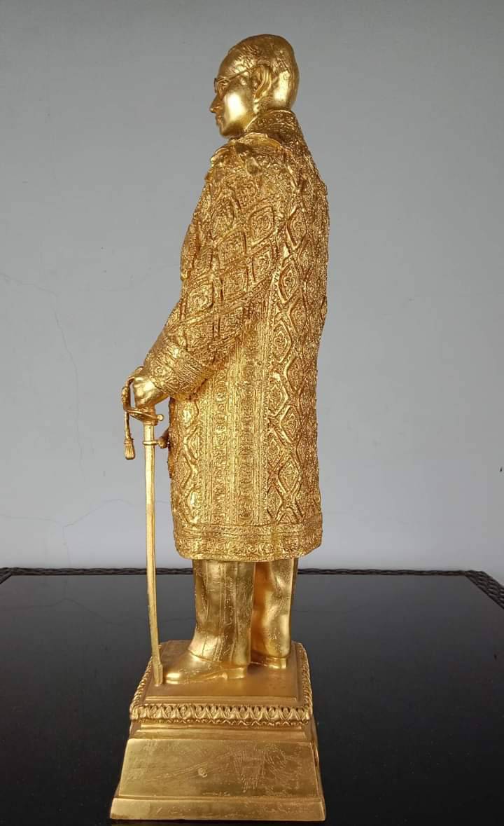 482.พระบรมรูปหล่อในหลวงรัชกาลที่9 พระบาทสมเด็จพระปรมินทรมหาภูมิพลอดุลยเดช(ทอง)