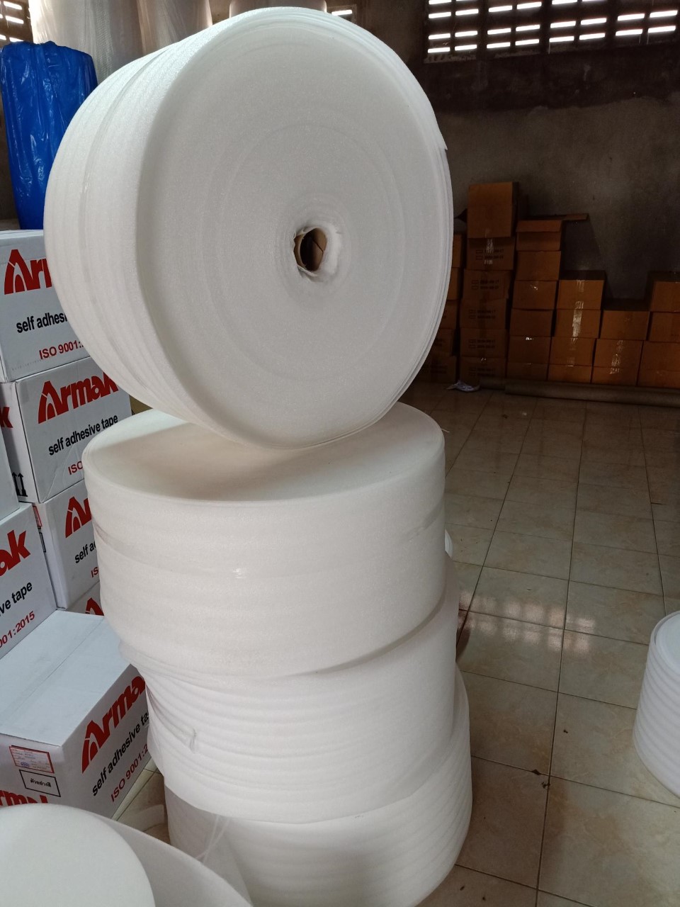 EPE FOAM โฟมบางกันริ้วรอย 25cm x 150 M หนา 2 มม