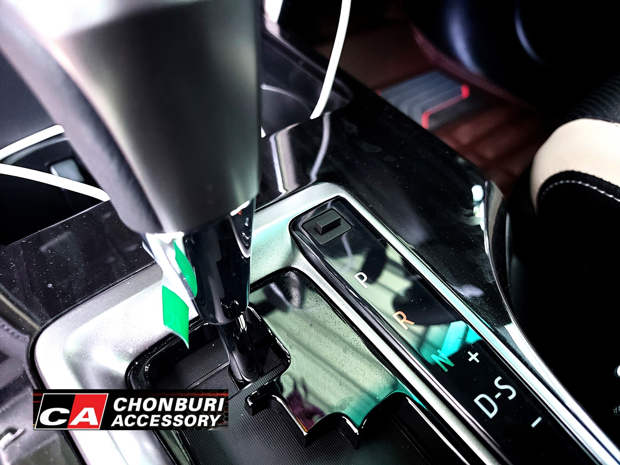 ปุ่มชิปปลดล็อคเพื่อเข้าเกียร์ว่าง โตโยต้า ฟอร์จูนเนอร์ รีโว่