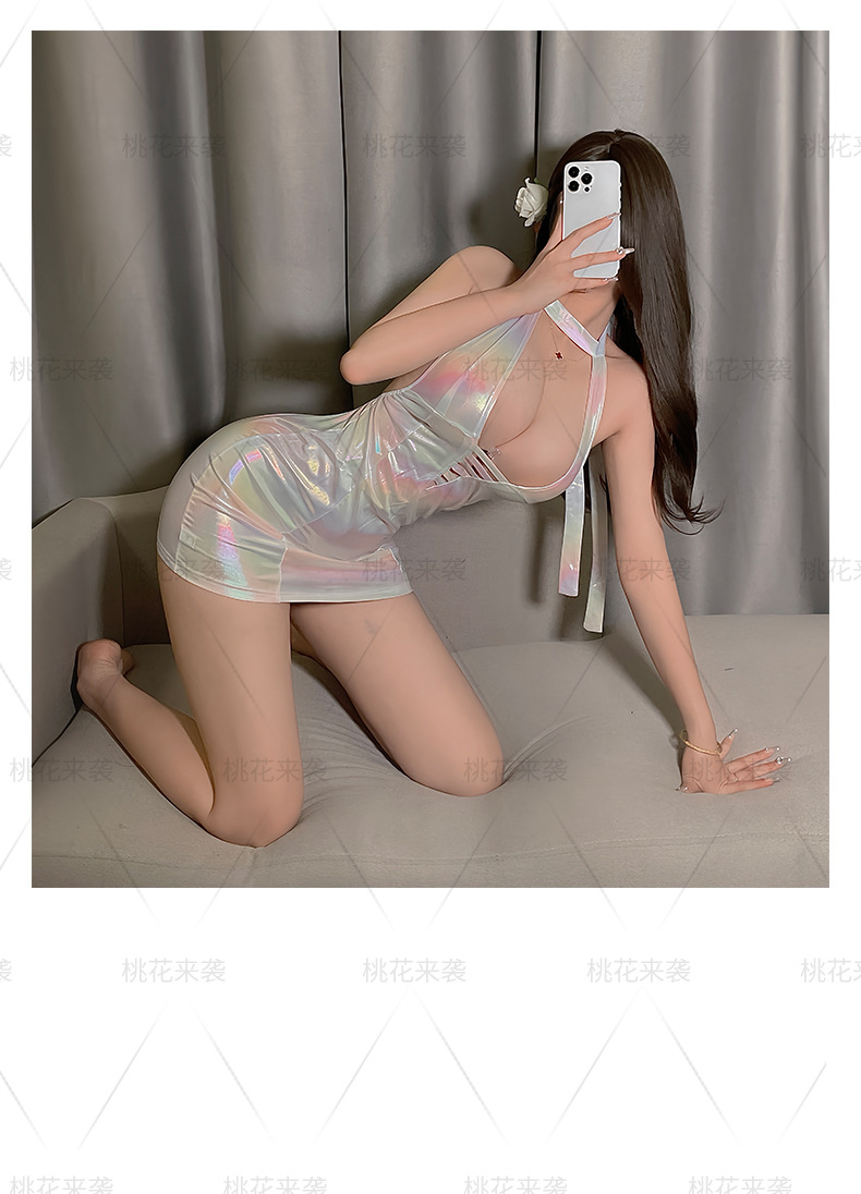 ชุดเดรส คล้องคอ สีขาวเงา เซ็กซี่ X5600-O