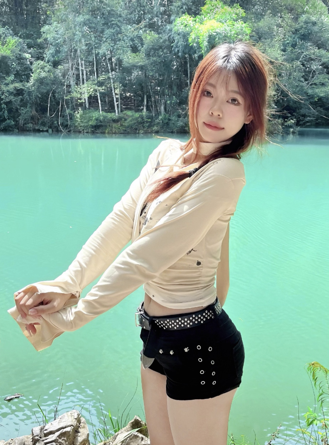 กางเกงขาสั้น เอวต่ำ แต่งหมุด KT8878 พร้อมส่งในไทย