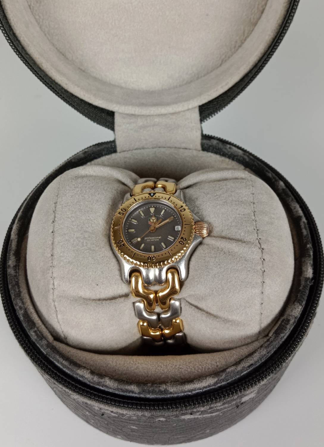 26.TAG HEUER ระบบ Quartz Mini size หน้าปัด 24 mm พร้อมกล่องแท้